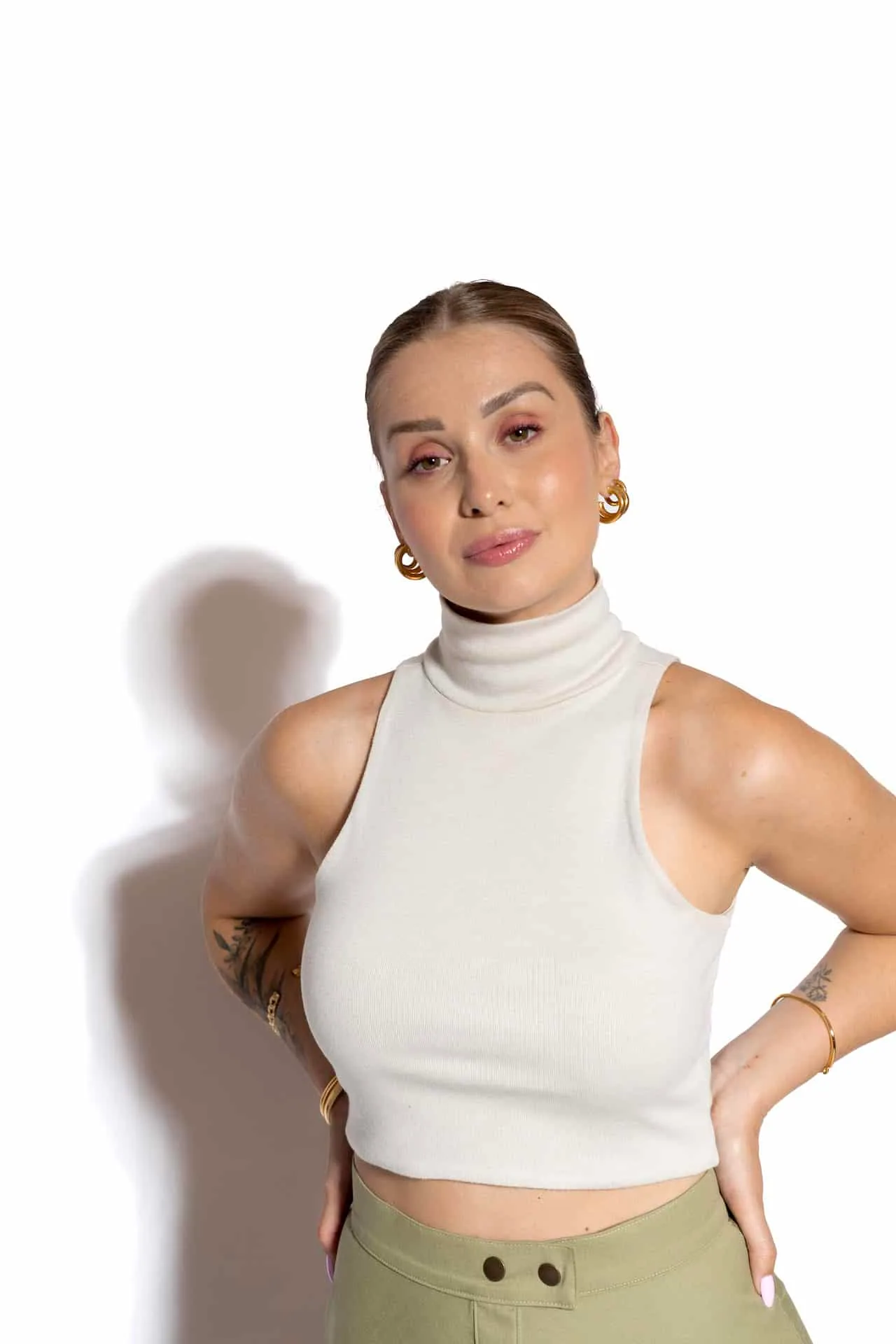 Blusa Cropped Regata Gola Alta — foto 1 de 4