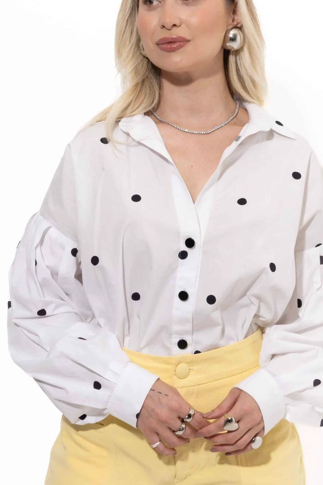 Camisa Poá com Pregas na Manga — foto 3 de 4